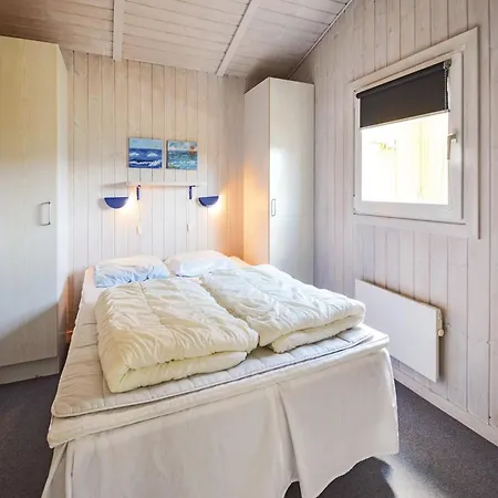 Three-bedroom Holiday Hemmet With A Fireplace 07 *